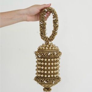 RAMLA Shimmer Pearl Beaded Gold Statement Bag | New | Bridal Evening |
$459 MSRP